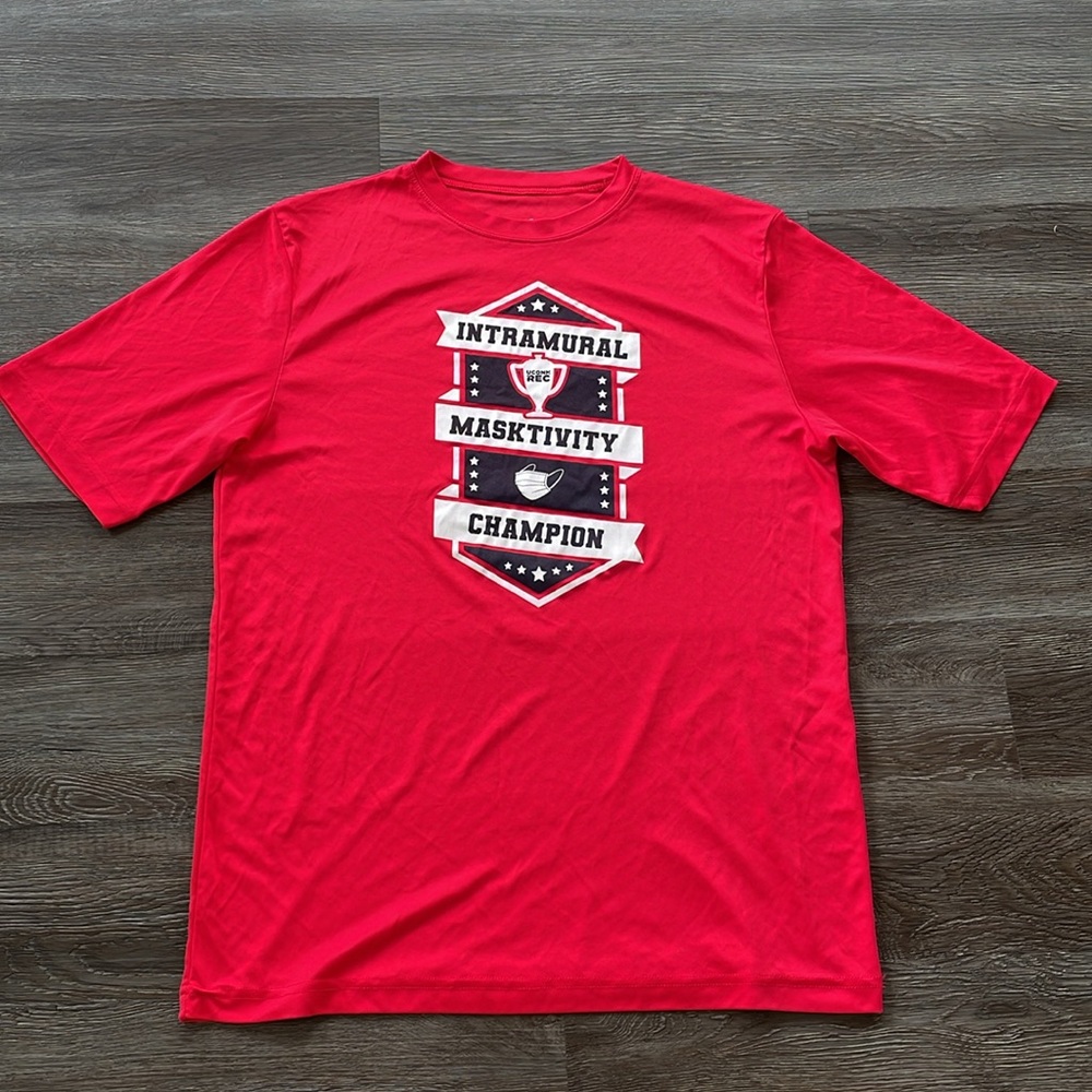 Athletic Red Short Sleeve Shirt Adult Medium UConn Rec Intramural Champion